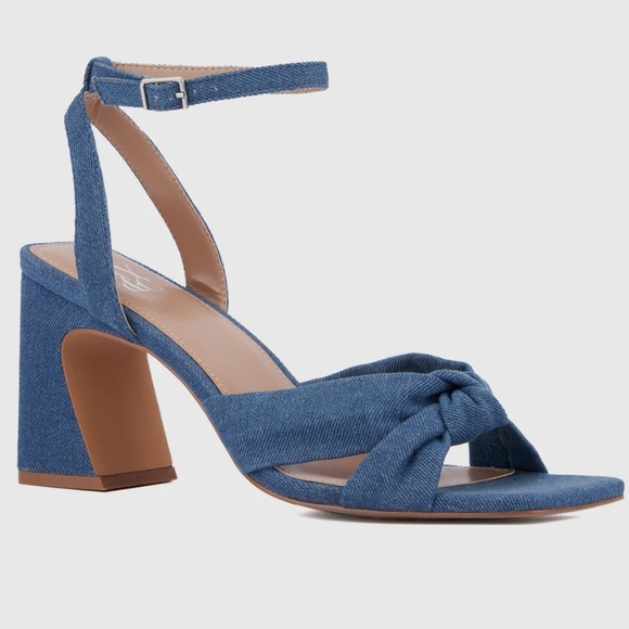 New York & Company Shoes - NWOT • NY & Co • Square Toe Denim Heel • Size 9 • STYLE # 08244008 • 💙